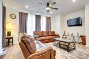 9 Mi to Airport Commerce City Townhome with Deck